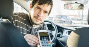 У таксистов будут кассовые аппараты: готовят законопроект
