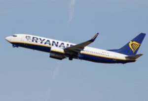 Лоукостер Ryanair открывает более 10 новых маршрутов из Украины: список