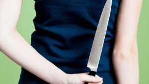 В Днепропетровской области женщина с ножом напала на своего сожителя