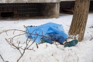 В Днепре на проспекте Гагарина мужчина выбросился из окна многоэтажки (Фото)
