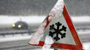 Гололед и дождь: в Днепре синоптики предупреждают об опасности