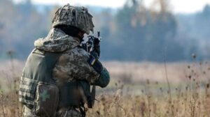 На Донбассе ранили украинского бойца