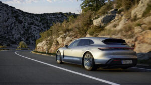 Объявлены украинские цены на Porsche Taycan Sport Turismo