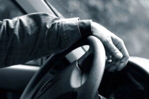 Отравился угарным газом: в Кривом Роге в автомобиле умер мужчина