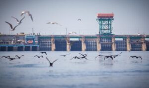 В Каменском полным ходом идет реконструкция ГЭС