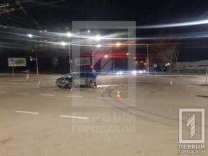 В Кривом Роге на скорости столкнулись две легковушки: пострадала женщина (Фото)