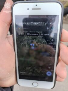 Снимали стратегические объекты и докладывали о наличии военных: в Днепре полицейские задержали подозрительных лиц