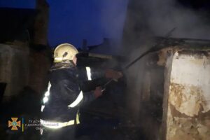 В Кривом Роге сгорел частный дом: погибли две женщины