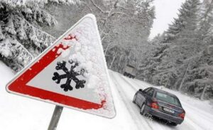 Осторожно на дорогах: синоптики предупреждают днепрян о гололеде