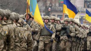 Украинцы могут потратить “ковидную тысячу” на поддержку армии