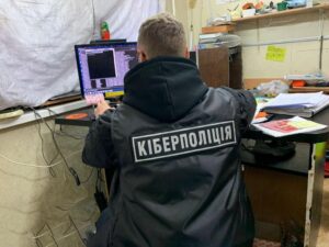 Украинцы получают фейковые сообщения о прекращении работы банкоматов