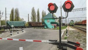 В Днепре могут временно перекрыть один из железнодорожных переездов