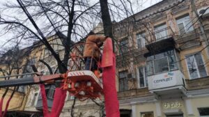 Улицу Баррикадную украшают к встрече Китайского Нового года: как она будет выглядеть