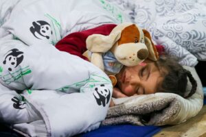 Днепрян просят помочь одеялами и детскими игрушками для беженцев