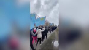 В Херсонской области крымские татары вышли на митинг с требованием деоккупации полуострова