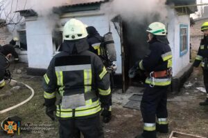 В Днепре при пожаре в частном доме умер 66-летний мужчина