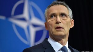 НАТО не будет закрывать небо над Украиной