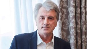Виктор Ющенко прошелся по россиянам и отправил Путина вслед за российским военным кораблем