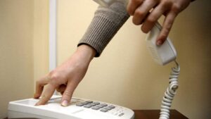 В Днепре создали горячую линию для временно перемещенных лиц
