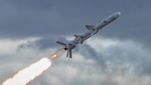 В Новомосковске ракета попала в один из заводов