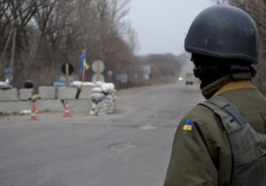 На блокпосту возле Днепра в автомобиле обнаружили гранаты и боеприпасы (Фото)