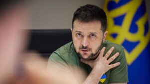 “Мы не торгуем территориями и нашими людьми”: Зеленский рассказал о переговорах по Мариуполю