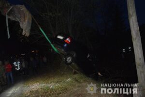 В Закарпатской области автомобиль слетел в реку: погиб житель Днепропетровщины (Фото)