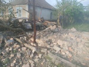 Глава Зеленодольской ОТГ показал последствия обстрелов громады (Фото)
