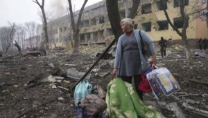 Мама с детьми ели кошачий корм: днепровский волонтер про эвакуацию людей из Мариуполя (Видео)