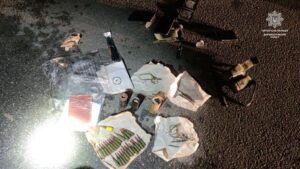 В Днепре поймали нарушителя комендантского часа: при нем были чужие документы, оружие и наркотики