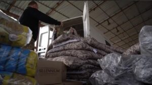 Сонячні батареї на фронт, речі для бійців, підтримка жінок та дітей переселенців: «TAPS-Україна» та Координаційний штаб волонтерів Дніпра отримали чергову допомогу