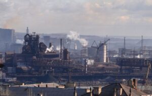 Защитников «Азовстали» атаковали термитными шарами – Офис генпрокурора