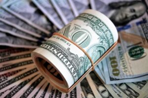 Курс доллара в Днепре продолжает расти