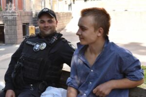 В Днепре раненый подросток сбежал из больницы, чтобы вернутся к семье в Донецкой области