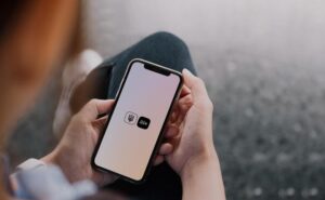 Как днепрянам оформить статус безработного в приложении “Дія”