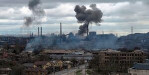 “Идут тяжелые, кровопролитные бои”: командир полка “Азов” рассказал о ситуации на “Азовстали” (Видео)