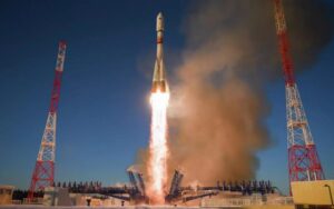 Пробыл в космосе 20 дней: российский военный спутник “Космос-2555” сгорел в атмосфере