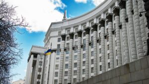 В Украине продлили карантин и режим чрезвычайной ситуации из-за коронавируса