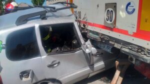 В Павлограде Chevrolet влетел в грузовик: водителя “вырезали” из салона