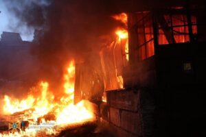 Пожар в Днепре: на территории предприятии горел цех по изготовлению вторсырья (Фото)