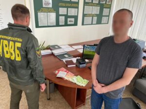 “Студент” из Днепра совершил сразу три уголовных правонарушения, пытаясь пересечь границу