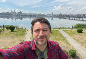 “1,5 месяца здесь работает команда нашего фонда”: Сергей Притула поблагодарил Днепр