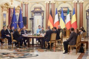 Макрон, Шольц, Драги и Йоханнис прибыли в Киев и провели переговоры с Зеленским (Фото, видео)