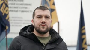 “Нам такие точно понадобятся”: комбат 98-го ТрО “Азов” призвал присоединиться к сбору на грузовики для ВСУ