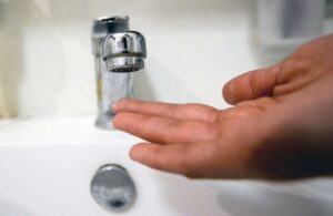 В Днепре целый жилмассив и несколько улиц временно остались без воды: адреса