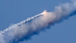 Сбито 6 ракет: ВСУ показали работу ПВО в Днепре и области (Видео)