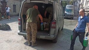 Форма, наколінники, налокотники, розкладачки, сухпайки: Дніпро продовжує наближати перемогу