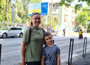 Малюнки переможців конкурсу «Діти Дніпропетровщини проти війни» прикрасили Дніпро