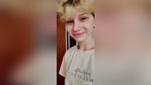 У Дніпрі розшукують 16-річну дівчину: фото та прикмети