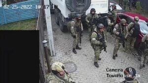 Загарбники розстрілювали евакуаційні колони під час окупації Гостомеля: ще 5 ворогів ідентифіковано